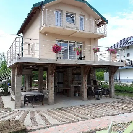 River Casa Holiday home Ledine